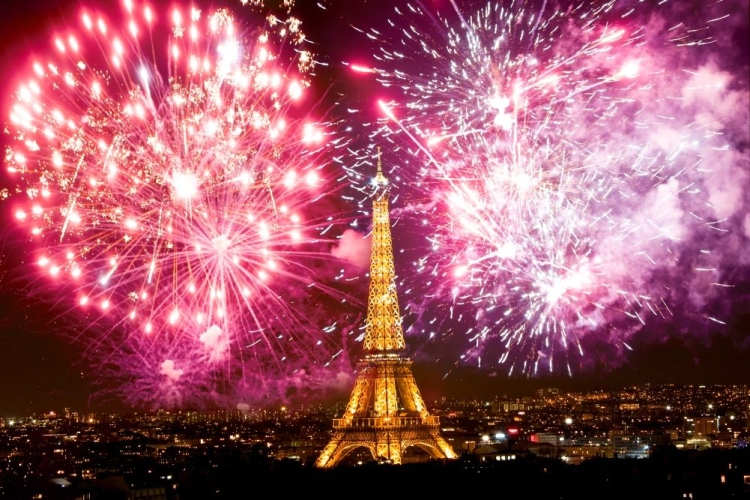 editorial-eiffel-tower-with-fireworks-celebration-of-the-new-year-in-paris-france-shutterstock-334990982.jpg